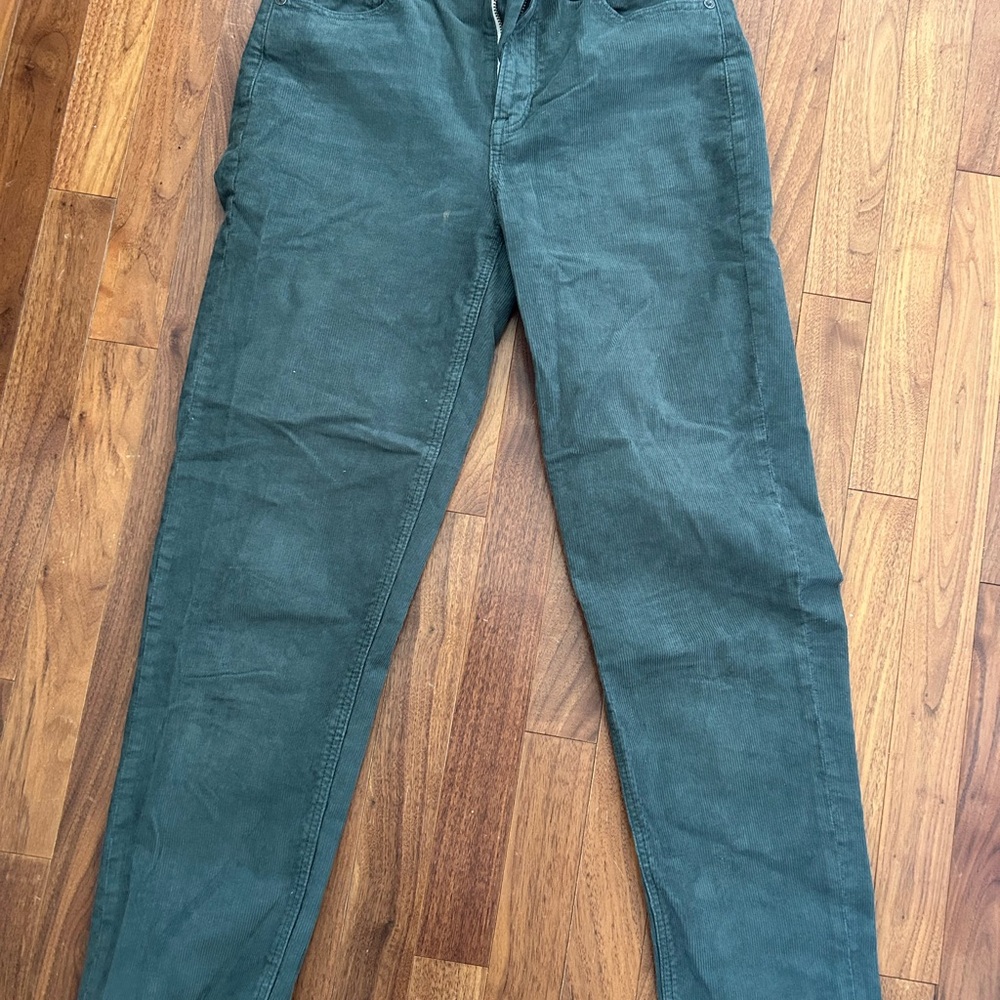 Green corduroy, straight leg pant